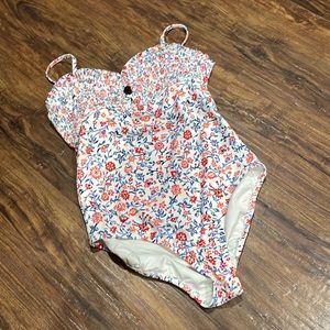 Old Navy one-piece floral bathing suit sz10